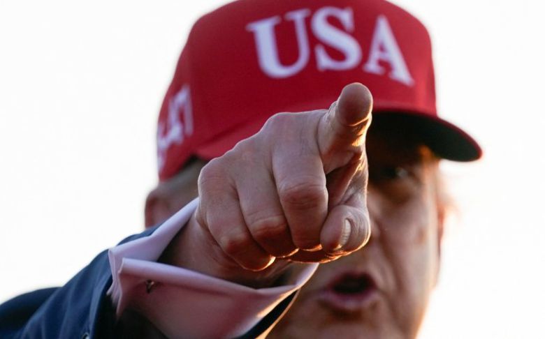 도널드 트럼프 미국 대통령이 미 독립기념일 하루 전인 3일(현지시간) 아이오와주 디모인에서 열린 한 행사에 참석해 연설하고 있다. 로이터 연합