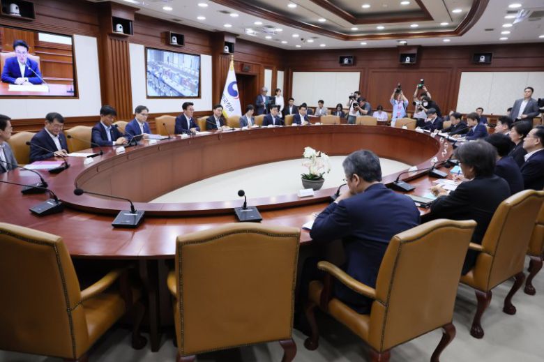 김민석 국무총리가 10일 서울 종로구 정부서울청사에서 열린 이재명 정부 첫 국정현안관계장관회의에서 발언하고 있다. 연합뉴스