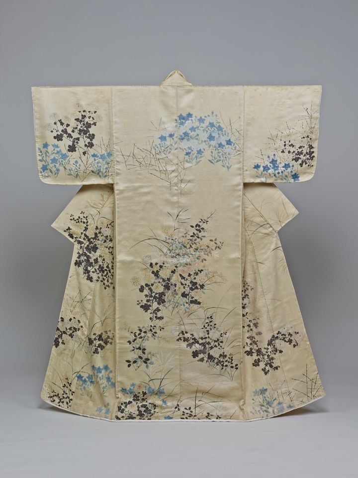 18세기 에도 시대 오가타 고린 '가을풀무늬 고소데'                                    17세기 에도 시대 전(傳) 도사 미쓰오키 '겐지모노가타리 중 제40첩 미노리'.                                    17세기 에도 시대 작가 미상 '무사시노 들판을 그린 병풍'. 국립중앙박물관 제공