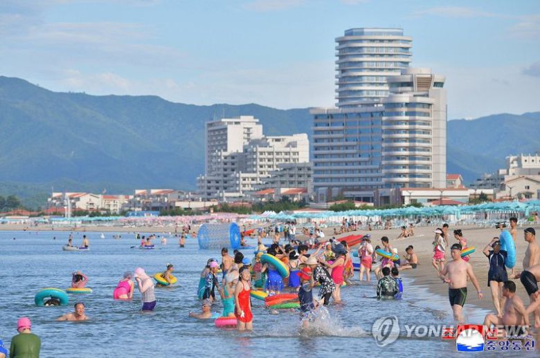 북한판 복합리조트 원산갈마관광지구 개장. 연합뉴스