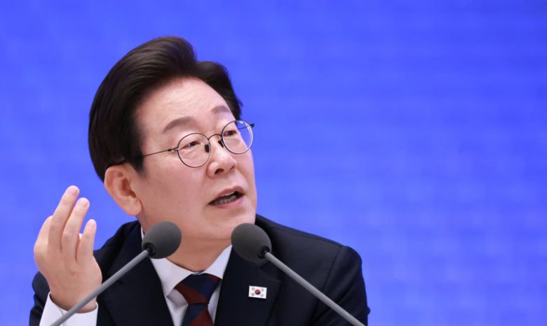 이재명 대통령이 3일 청와대 영빈관에서 열린 '대통령의 30일, 언론이 묻고 국민에게 답하다' 기자회견에서 출입기자들 질문에 답변하고 있다. (대통령실통신사진기자단) 2025.07.03. 사진=뉴시스
