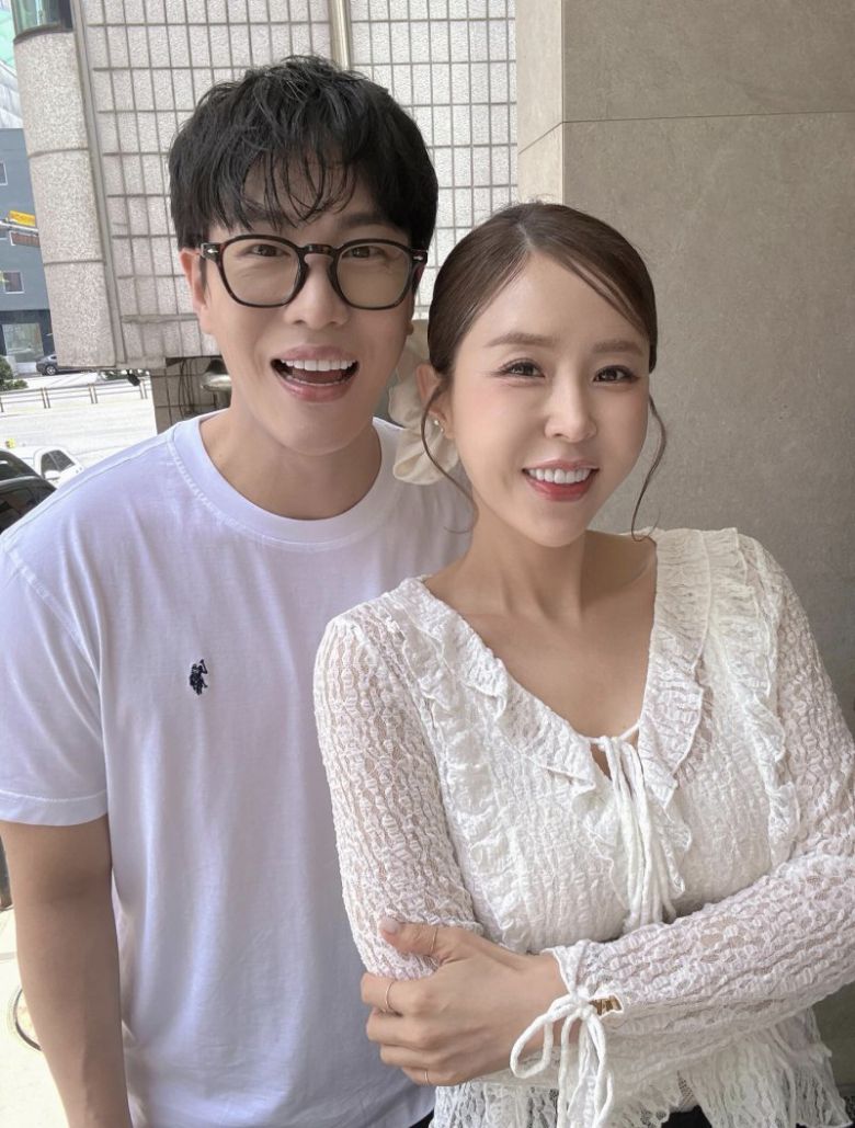 [서울=뉴시스] 문원(왼쪽), 신지. (사진=신지 인스타그램 캡처) 2025.07.04. photo@newsis.com *재판매 및 DB 금지 /사진=뉴시스