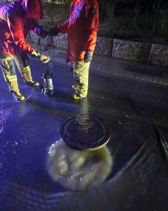 강원 춘천 동내면 거두리 맨홀 역류 현장. 뉴스1