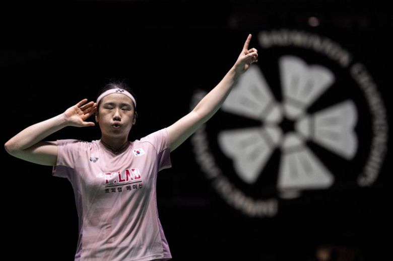 배드민턴 여자단식 세계랭킹 1위 안세영이 20일 일본 도쿄에서 열린 세계배드민턴연맹 월드투어 슈퍼 750 일본오픈에서 우승한 후 세리머니를 하고 있다. AFP연합뉴스