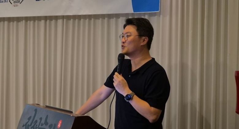 한국케이블TV방송협회 주최로 21일 서울 종로구 타워8에서 열린 세미나에서 김용희 선문대 교수가 발언하고 있다. 한국케이블TV방송협회 제공