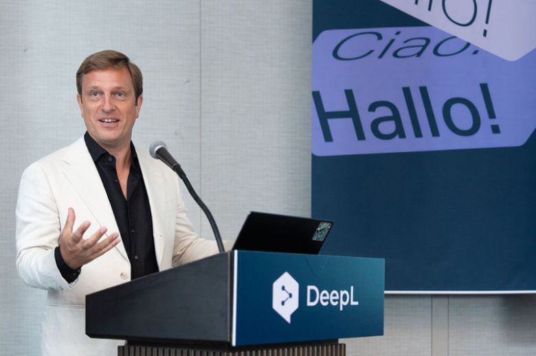 세바스찬 엔더라인 딥엘 최고기술책임자(CTO)가 21일 서울 강남구 그랜드 인터컨티넨탈 서울 파르나스에서 열린 기자회견에서 딥엘 보이스의 최신 업데이트와 향후 비전을 발표하고 있다. 딥엘 제공