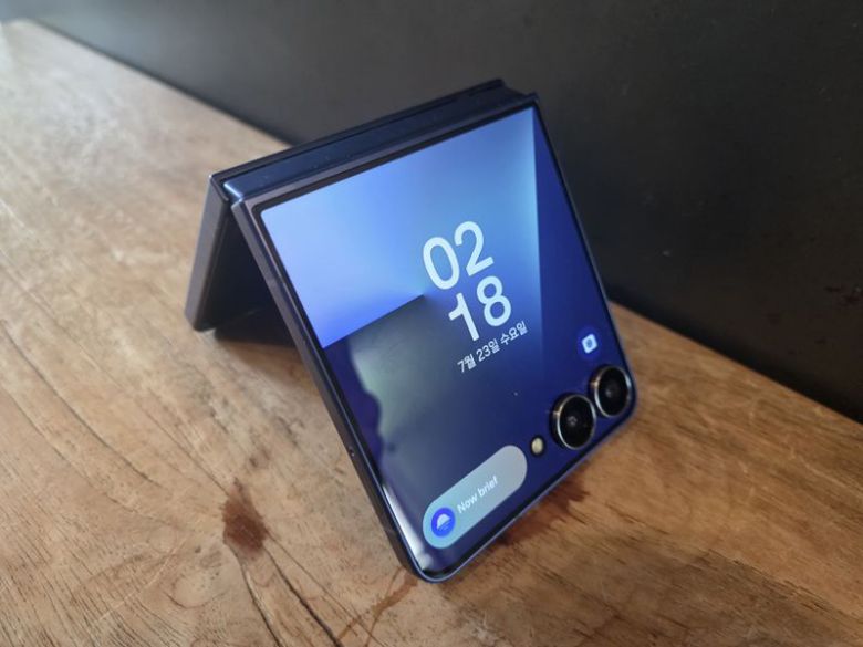 갤럭시 Z 플립7. 사진=구자윤 기자