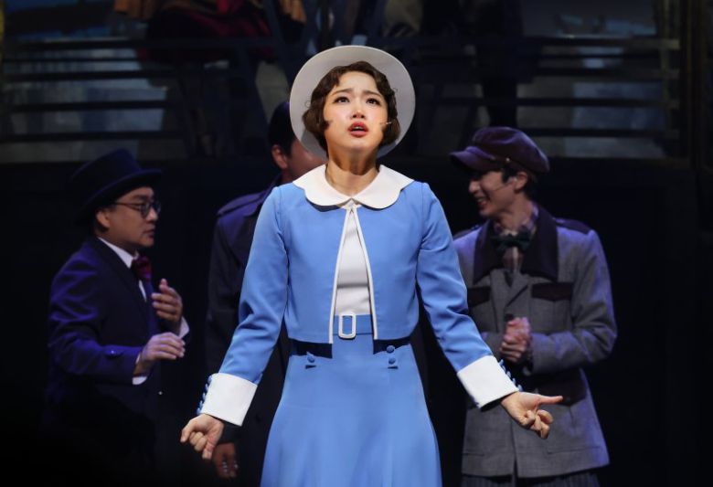 뮤지컬 '브로드웨이 42번가' 프레스콜이 열린 24일 오후 서울 송파구 샤롯데씨어터에서 출연 배우들이 하이라이트 시연을 하고 있다. 뉴시스