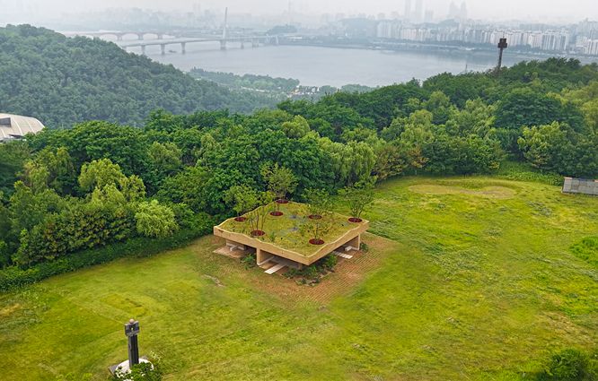 서울 마포구 노을공원에 설치된 파빌리온 작품 '새로운 지층'. 서울시 제공