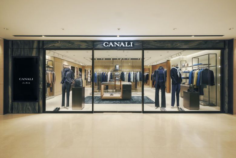 서울 중구 장충동 소재 서울신라호텔 지하 1층에 문을 연 까날리(CANALI) 정식 매장 전경. 신원 제공