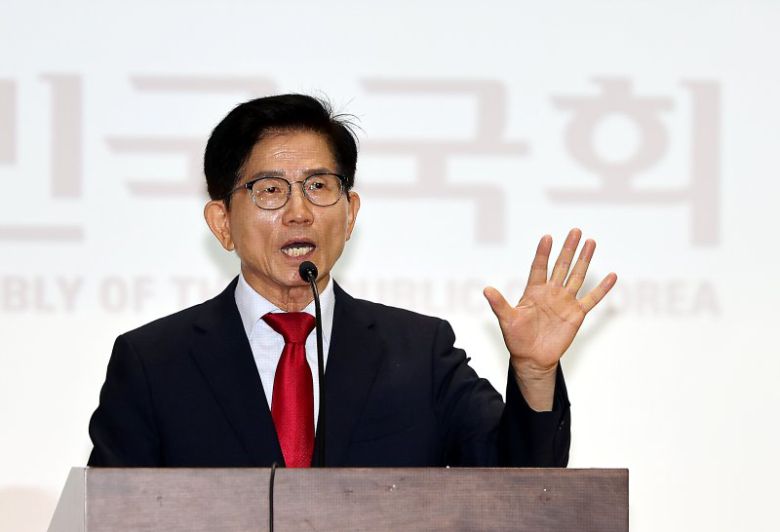 [서울=뉴시스] 김명년 기자 = 김문수 국민의힘 당대표 후보가 4일 오전 서울 여의도 국회 의원회관에서 열린 투게더포럼 시국 토론회에서 연설하고 있다. 2025.08.04. kmn@newsis.com /사진=뉴시스