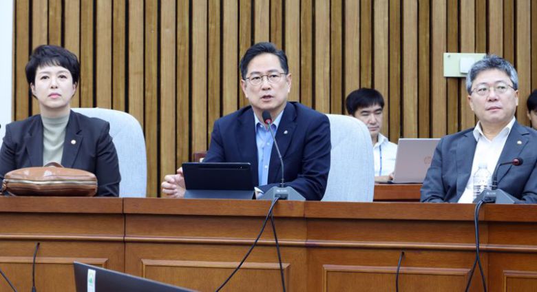 국민의힘 박수영 기획재정위원회 간사가 5일 국회에서 열린 원내대책회의에서 발언하고 있다. 사진=박범준 기자