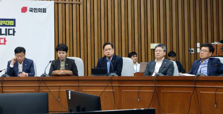 국민의힘 박수영 기획재정위원회 간사가 5일 국회에서 열린 원내대책회의에서 발언하고 있다. 사진=박범준 기자