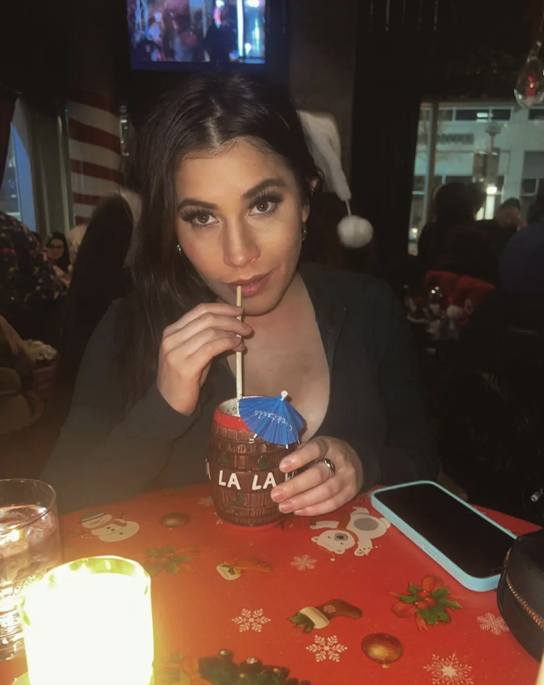 인도네시아 발리에서 메탄올 중독으로 시력을 잃은 캐나다 여성 애슐리 킹의 사고 전 모습. /사진=뉴욕포스트, 애슐리 킹 인스타그램