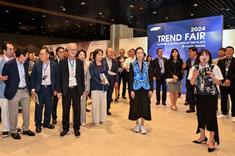 한국패션협회는 산업통상자원부 지원 아래 국내 패션 브랜드의 글로벌 시장 진출 확대와 B2B 수주 활성화를 위한 '2025 트렌드페어'를 20~21일 양일간 서울 삼성동 코엑스 2층 더 플라츠에서 개최한다. 한국패션협회 제공