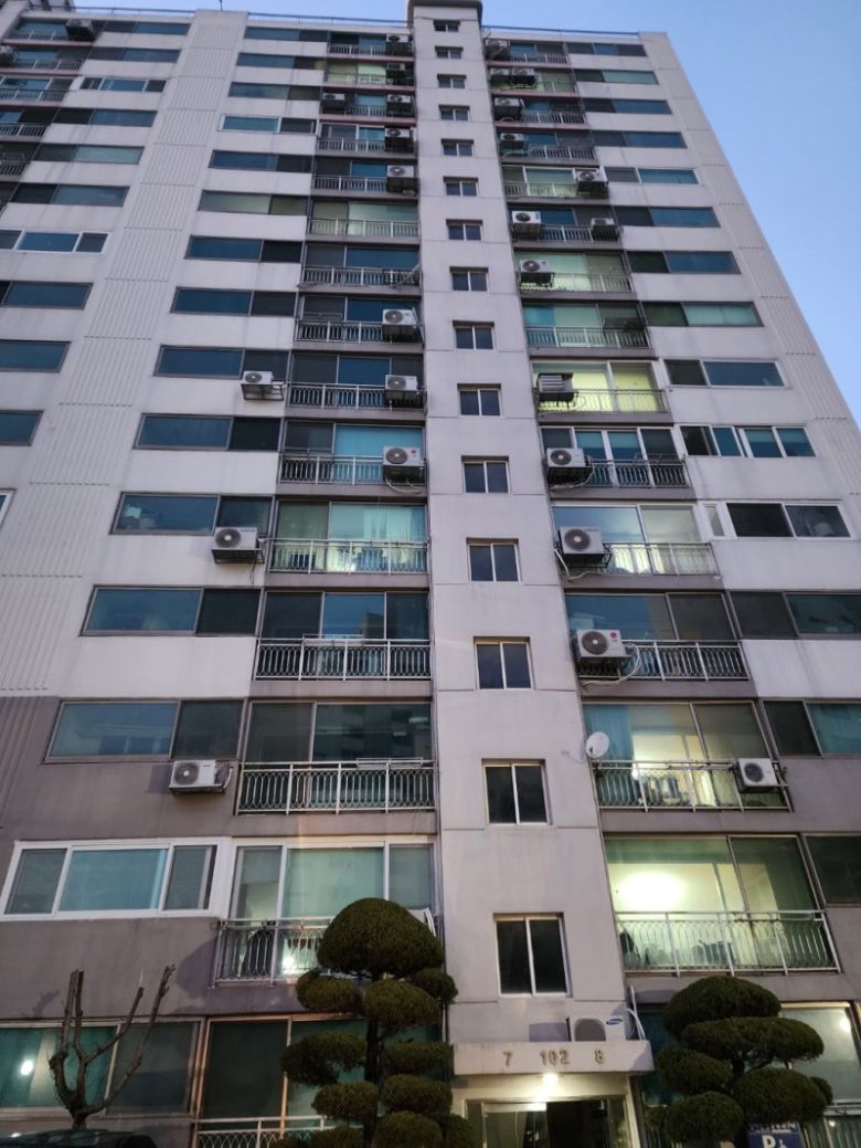 아파트에 에어컨 실외기가 설치된 모습(기사와 관련없는 자료사진) 뉴시스