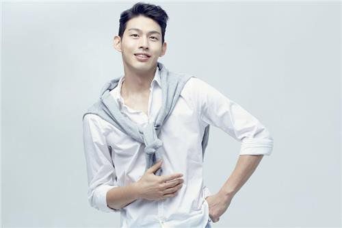 그룹 UN 출신 배우 최정원. 연합뉴스