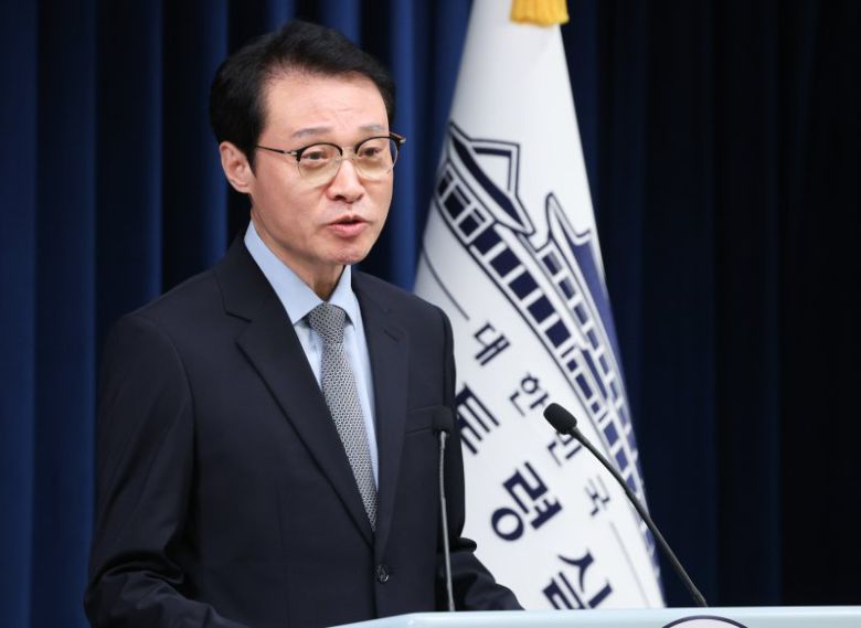 (서울=뉴스1) 허경 기자 = 이규연 홍보소통수석이 26일 서울 용산 대통령실 청사에서 한미 정상회담 주요 의제 관련 브리핑을 하고 있다. 2025.8.26/뉴스1 /사진=뉴스1화상