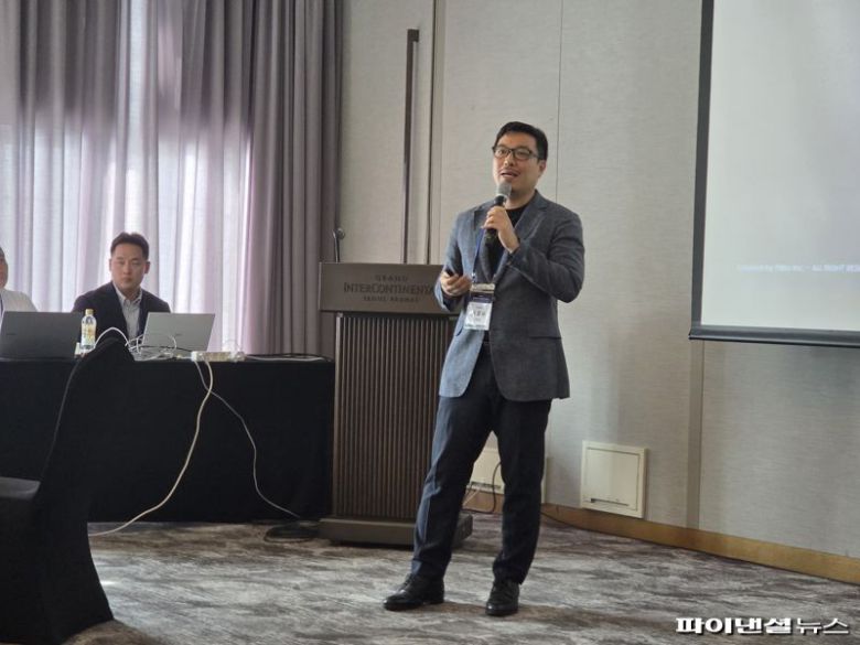 이정수 플리토 대표가 28일 오전 서울 강남구 그랜드 인터컨티넨탈 파르나스에서 열린 창립 13주년 ‘플리토 퍼스트 미디어 인사이트 데이'에서 발표하고 있다. 사진=박성현 기자