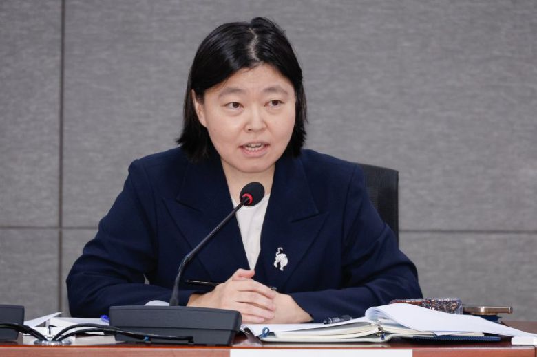 임은정 서울동부지방검찰청 검사장이 29일 서울 여의도 국회의원회관에서 열린 검찰개혁 긴급 공청회 '검찰개혁의 쟁점은 무엇인가? - 국민이 바라는 검찰개혁의 속도와 방향'에서 발언하고 있다. 뉴스1