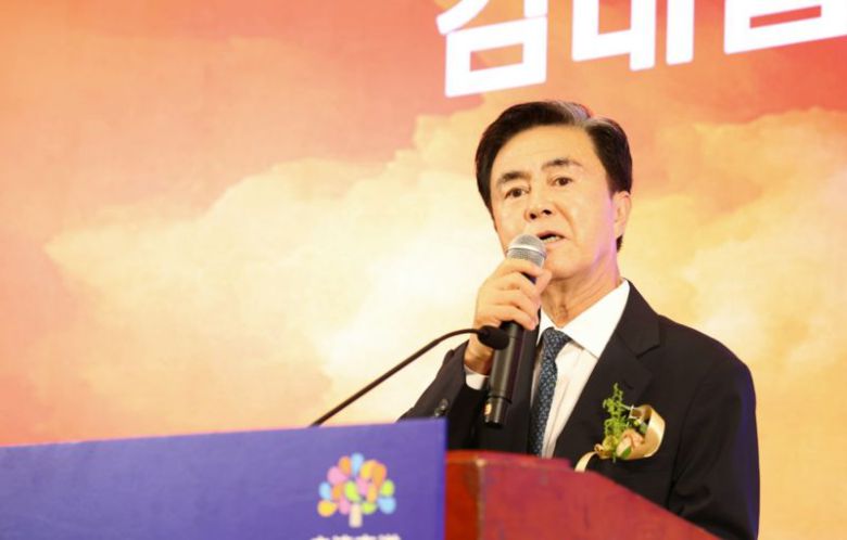 김태흠 충남지사가 지난 25일 중국 상하이 진지앙 호텔에서 열린 충남도 중국사무소 개소식에서 인사말을 하고 있다.