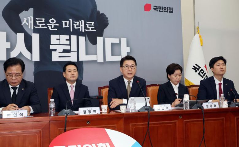 국민의힘 신동욱 최고위원이 1일 서울 여의도 국회에서 열린 최고위원회의에서 발언하고 있다. 사진=박범준 기자