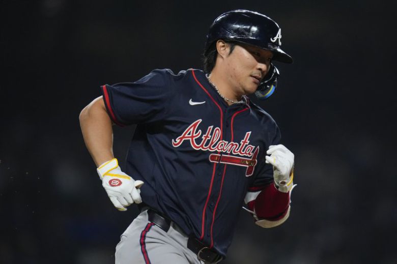 애틀랜타 브레이브스의 김하성이 3일(현지 시간) 미 일리노이주 시카고의 리글리 필드에서 열린 2025 메이저리그 시카고 컵스와 경기 7회 초 3점 홈런을 친 후 베이스를 돌고 있다.뉴시스