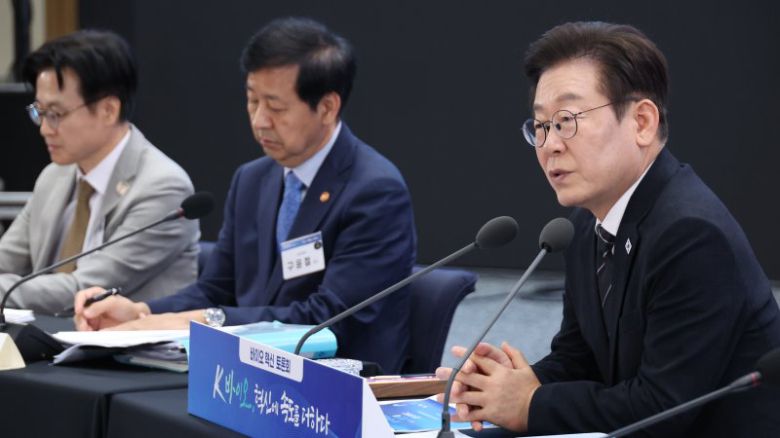 이재명 대통령이 5일 인천 송도 컨벤시아에서 열린 바이오 혁신 토론회에서 발언하고 있다. 연합뉴스