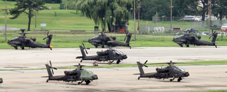 주한미군 지상군인 제8군 사령관에 조지프 힐버트 육군 중장이 5일(현지시간) 소장에서 진급해 임명됐다. 지난달 26일 경기도 평택시 주한미군 기지인 캠프 험프리스에 미군 헬기들이 주기돼 있다. 뉴스1