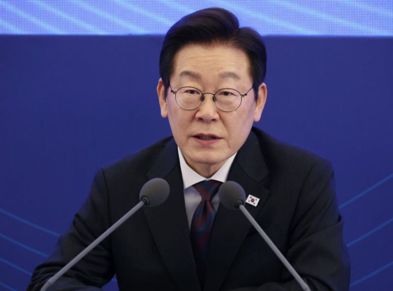 이재명 대통령, 국민성장펀드 보고대회 발언 (서울=연합뉴스) 한상균 기자 = 이재명 대통령이 10일 서울 마포구 프론트원에서 열린 국민성장펀드 보고대회에서 발언하고 있다. 2025.9.10 xyz@yna.co.kr (끝)