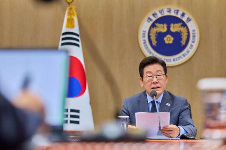 이재명 대통령이 지난 9일 서울 용산 대통령실 청사에서 열린 제41회 국무회의에서 발언을 하고 있다. 뉴스1