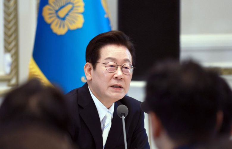 [서울=뉴시스] 고범준 기자 = 이재명 대통령이 11일 청와대 영빈관에서 열린 취임 100일 기자회견 '회복을 위한 100일, 미래를 위한 성장'에서 취재진 질문에 답하고 있다. 2025.09.11. bjko@newsis.com <저작권자ⓒ 공감언론 뉴시스통신사. 무단전재-재배포 금지.> /사진=뉴시스화상