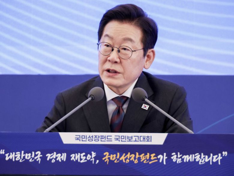 이재명 대통령이 10일 서울 마포구 프론트원에서 열린 국민성장펀드 보고대회에서 발언하고 있다. 대통령실통신사진기자단