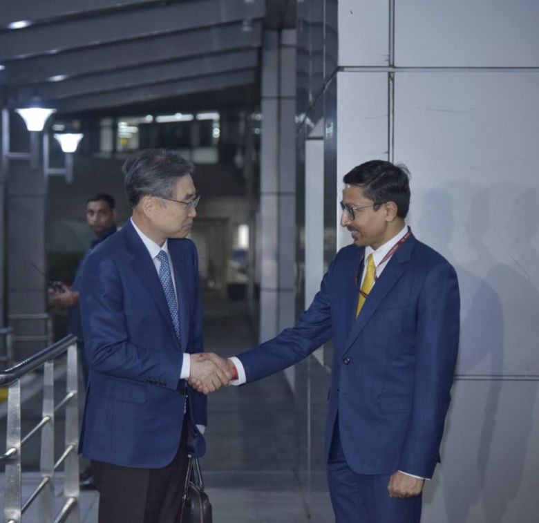 구랑가랄 다스 국장(오른 쪽)이 9월 17일 차기 주한 인도대사로 임명되었다. 주한인도대사관 X 계정 갈무리