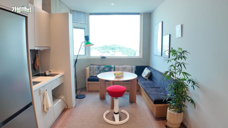 커뮤니티 타입 거실. 사진=유튜브 채널 '집 나와라 뚝딱!'