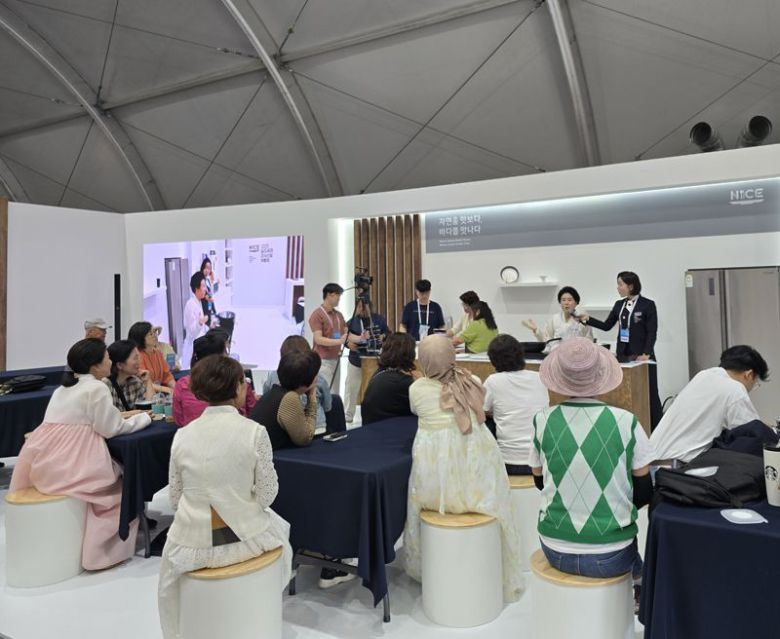 전남도가 올 가을 전남국제수묵비엔날레, 남도국제미식산업박람회<사진>, 국제농업박람회, LPGA 대회 등 대형 국제행사를 잇따라 열어 세계와 소통하며 '전남 브랜드'의 매력을 널리 알리고 있다. 전남도 제공