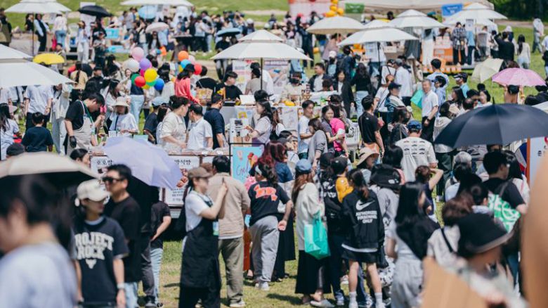 올 봄 춘천 엘리시안 강촌 리조트에서 열린 '숲 속 빵 시장'에 2만명이 넘는 방문객이 찾았다. 엘리시안 강촌 제공