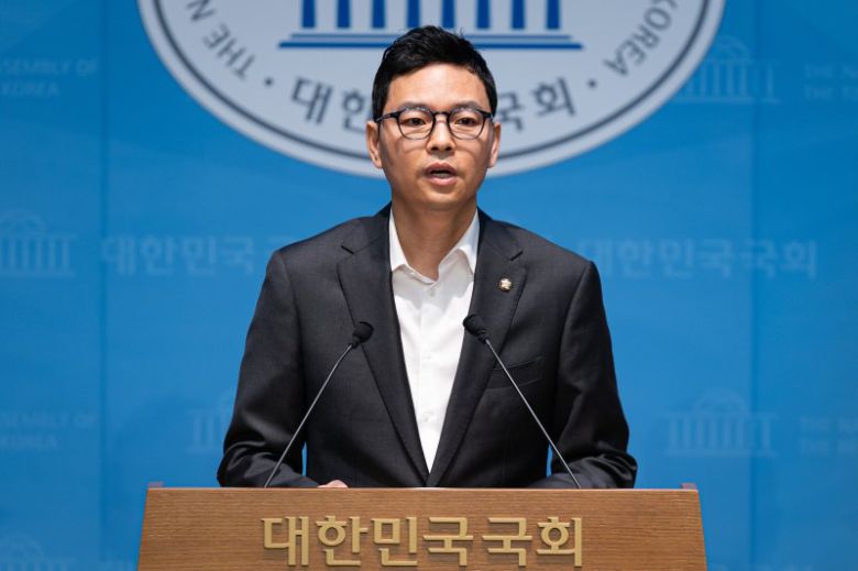 박정훈 국민의힘 의원이 14일 서울 여의도 국회 소통관에서 김현지 대통령비서실 제1부속실장 관련 기자회견을 하고 있다. 뉴스1