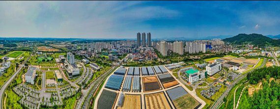 전북 완주군 사진 공모전에서 금상을 수상한 '혁신도시 전경사진'. 완주군 제공