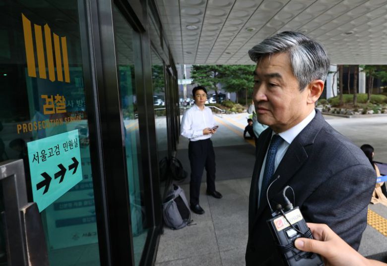 조태용 전 국정원장이 17일 서울 서초구 서울고검에 마련된 12·3 비상계엄 관련 내란·외환 의혹을 수사 중인 내란 특별검사팀(특별검사 조은석) 사무실에 피의자 신분으로 출석하고 있다. 뉴시스