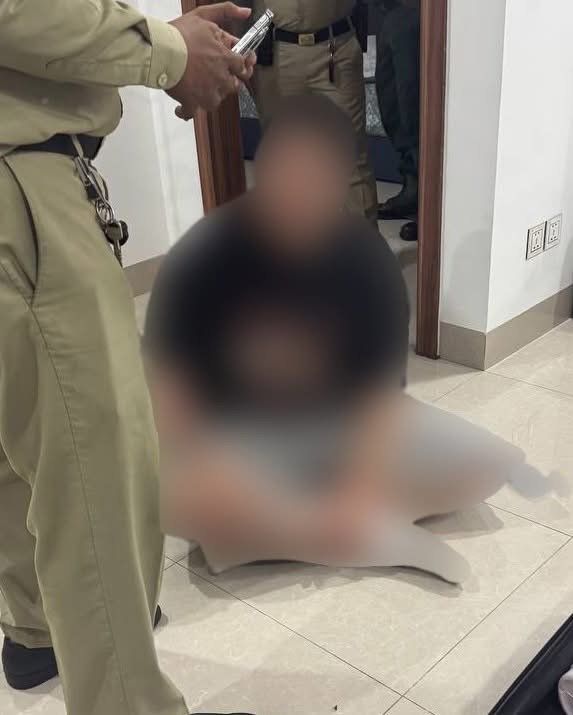 [뉴시스]김병주 더불어민주당 의원이 자신의 SNS에 올린 구출 청년의 모습. (사진=김병주 더불어민주당의원 페이스북) 2025.10.20 *재판매 및 DB 금지 /사진=뉴시스