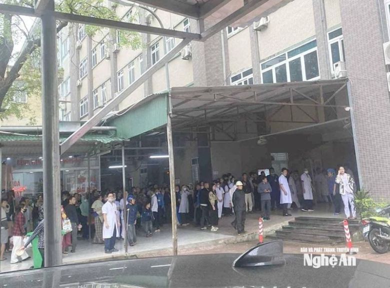 흉기 난동 사건으로 응에안성 산부인과·소아과 병원에 있던 많은 사람들이 혼란과 불안을 겪었다. 응에안성 제공