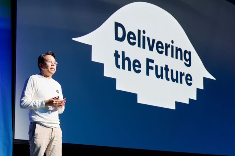 김범석 우아한형제들 대표가 28일 서울 강남구 그랜드 인터컨티넨탈 서울 파르나스에서 열린 ‘우아한테크콘퍼런스2025’에서 오프닝노트를 발표하고 있다. 배민 제공