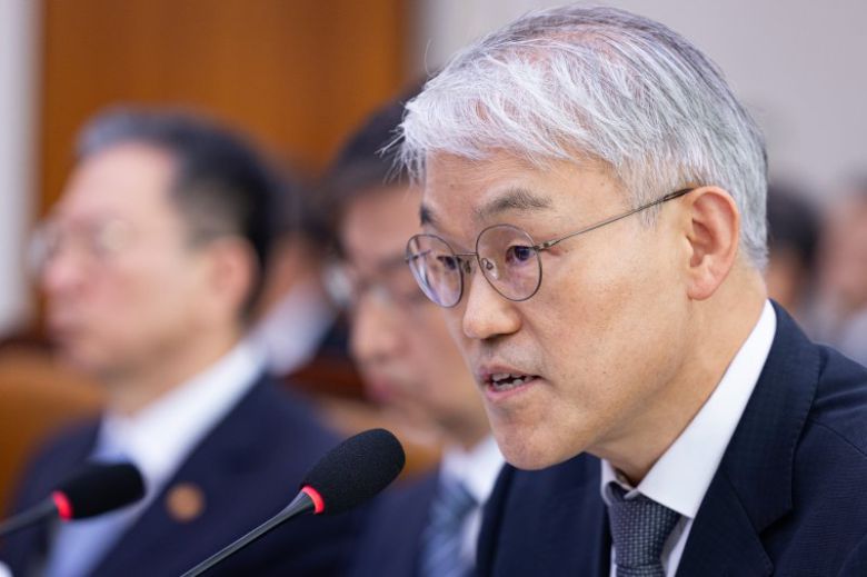 천대엽 법원행정처장이 30일 서울 여의도 국회에서 열린 법제사법위원회의 법무부 등에 대한 국정감사에서 의원 질의에 답하고 있다. 뉴스1