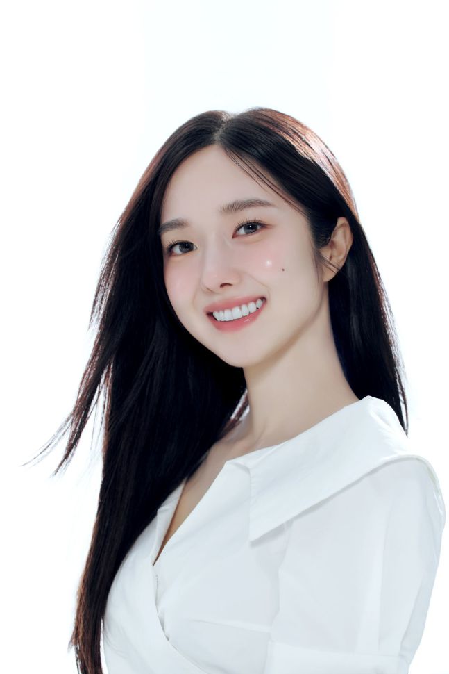 방송인 이혜성. 어스 씨앤엠 제공