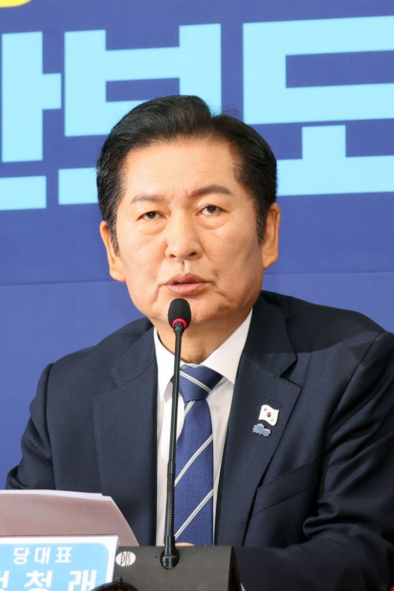 더불어민주당 정청래 대표가 12일 국회에서 열린 최고위원회의에서 발언하고 있다. 사진=서동일 기자