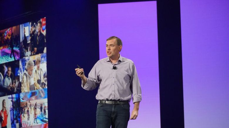 맷 가먼 아마존웹서비스(AWS) 최고경영자(CEO)는 2일(현지시간) 미국 라스베이거스 베네시안 엑스포에서 열린 '리인벤트(re:Invent) 2025' 기조 연설에서 발언하고 있다. AWS 제공