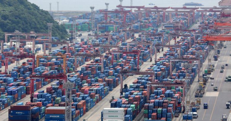 부산항 신선대부두 야적장에 컨테이너가 가득 쌓여 있는 모습(기사 본문 내용과는 무관). 뉴스1