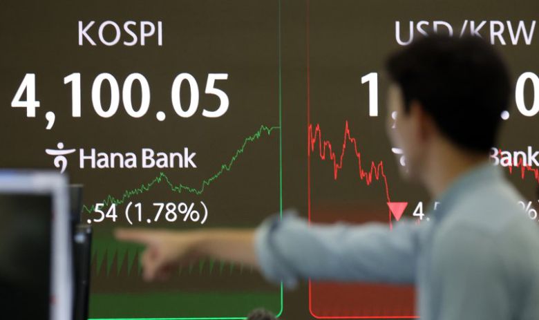 5일 오후 서울 중구 하나은행 딜링룸 전광판에 시황과 원달러 환율이 보이고 있다. 사진=뉴스1