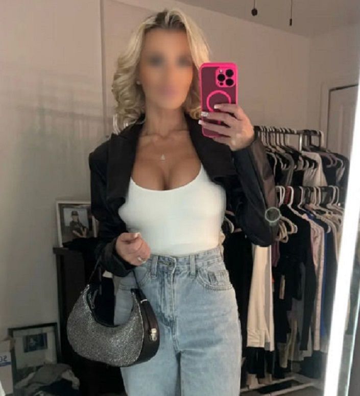 미국에서 '아들 바보' 콘셉트로 소셜미디어(SNS) 활동을 해온 리사 싱(41)이 10대 아들의 친구에게 부적절한 신체 접촉 등 성추행을 한 혐의로 체포됐다. 출처=뉴욕포스트